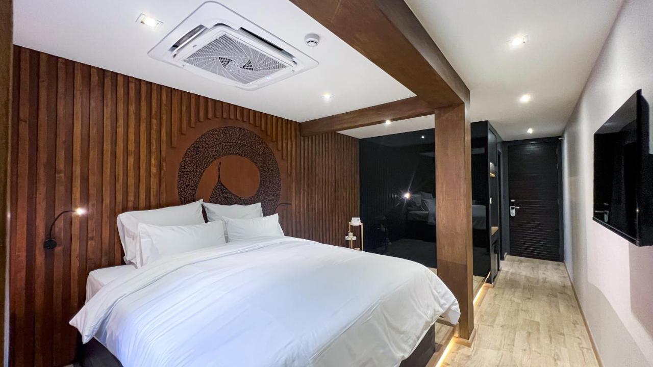 The Nhorm Hotel Ratchada Bangkok Buitenkant foto