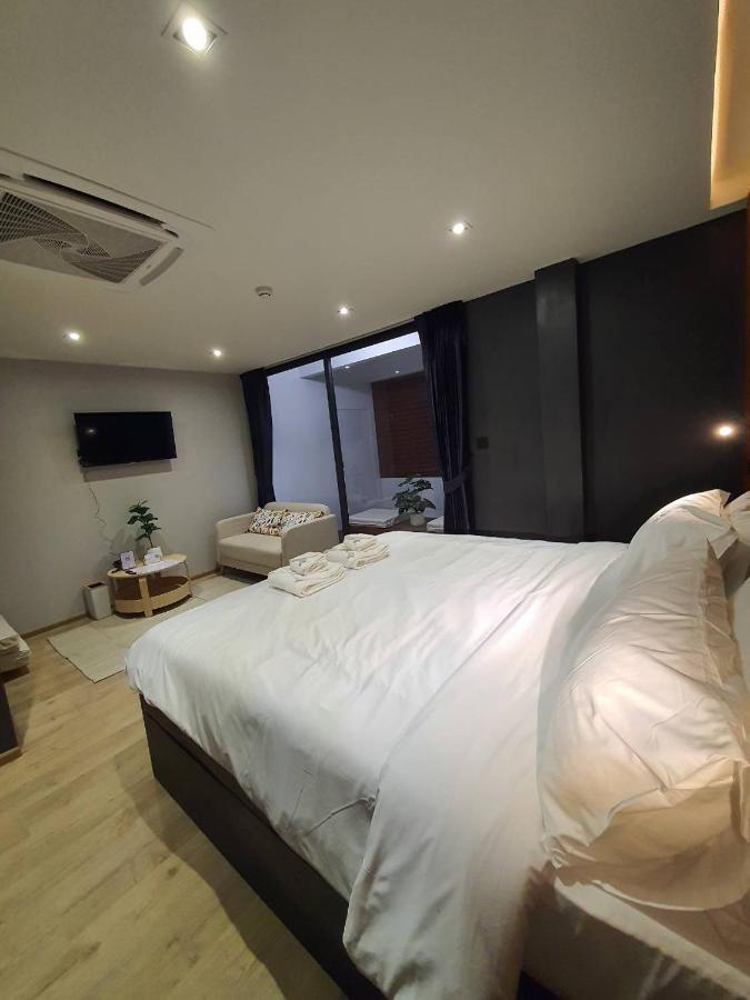 The Nhorm Hotel Ratchada Bangkok Buitenkant foto